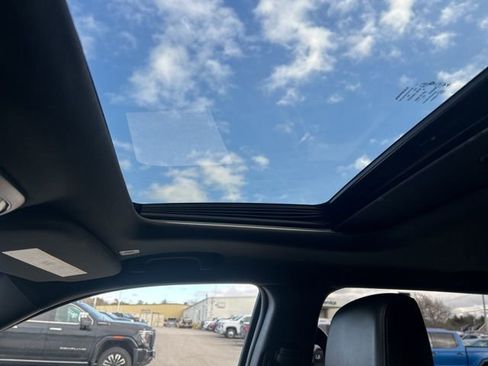 Used 2022 Dodge Durango R/T w/ Blacktop Package image 16