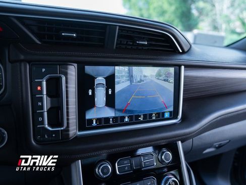 Used 2021 GMC Yukon XL Denali w/ Denali Premium Package image 37