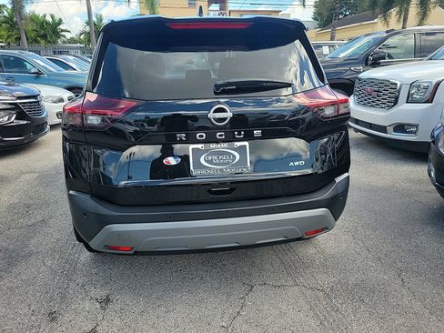 Used 2023 Nissan Rogue S AWD/4WD image 9