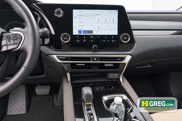 Used 2024 Lexus RX 350 FWD w/ Technology Package image 12