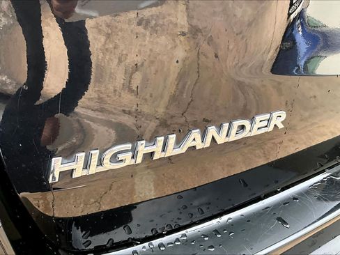 Used 2015 Toyota Highlander Plus FWD image 29