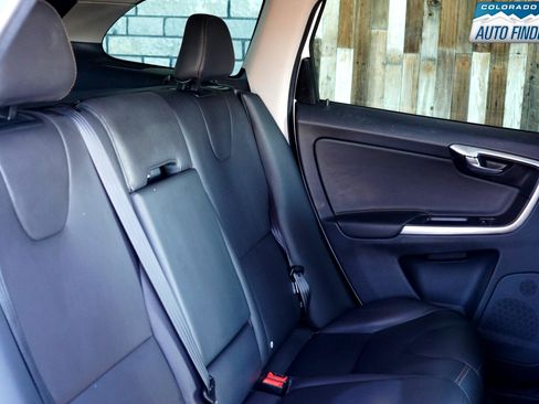 Used 2017 Volvo XC60 T5 Dynamic w/ Advanced Package image 25