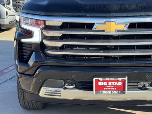 Used 2023 Chevrolet Silverado 1500 High Country w/ High Country Premium Package image 6