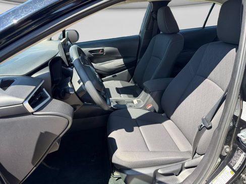 Used 2025 Toyota Corolla LE FWD image 26