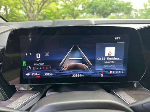 Used 2025 Chevrolet Tahoe Z71 w/ Comfort Package image 46