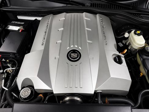Used 2009 Cadillac XLR RWD image 22