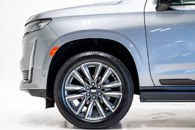 Used 2022 Cadillac Escalade Sport w/ Touring Package AWD/4WD image 29