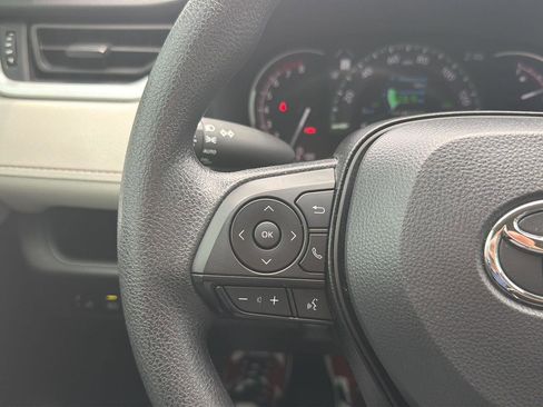Used 2025 Toyota RAV4 XLE w/ Convenience Package FWD image 30