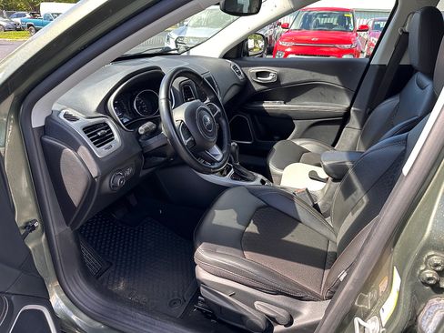 Used 2020 Jeep Compass Latitude w/ Cold Weather Group AWD/4WD image 15