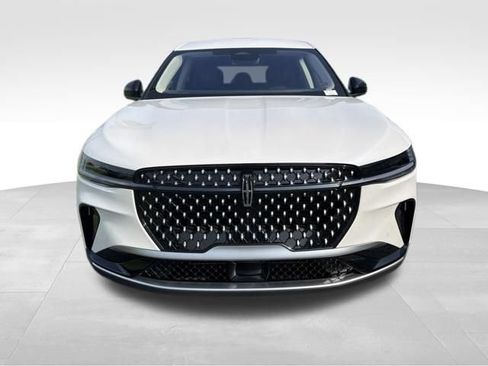 Used 2025 Lincoln Nautilus Premier AWD/4WD image 2