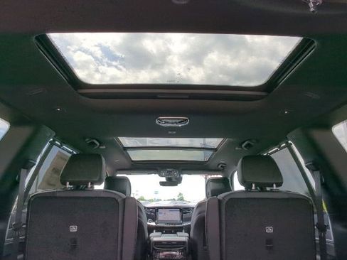 New 2026 Jeep Grand Wagoneer Limited AWD/4WD image 43