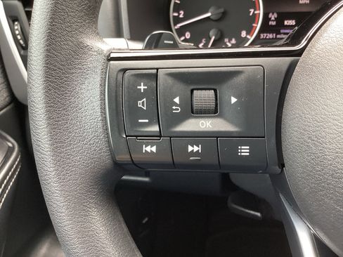 Used 2023 Nissan Rogue SV FWD image 18