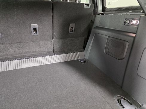 Used 2025 Ford Bronco Badlands image 6