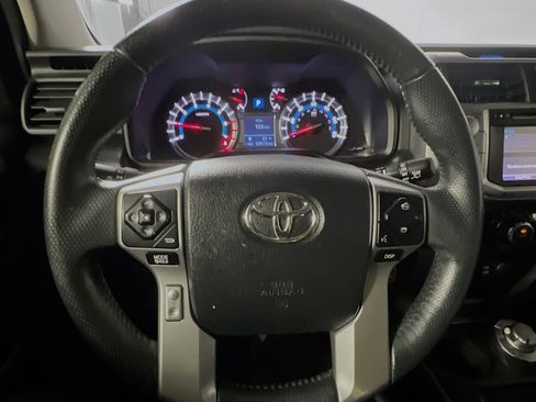 Used 2019 Toyota 4Runner SR5 Premium image 18