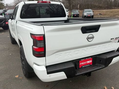 Used 2023 Nissan Frontier SV w/ SV Convenience Package AWD/4WD image 7