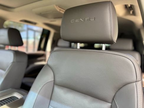 Used 2019 GMC Yukon XL Denali w/ Denali Ultimate Package image 16