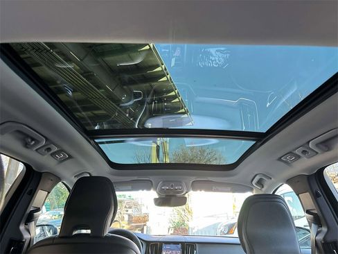 Used 2024 Volvo XC60 B5 Plus w/ Protection Package Premier image 15