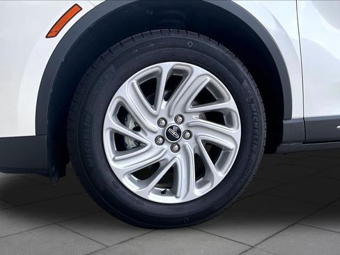 Used 2024 Lincoln Corsair FWD image 11