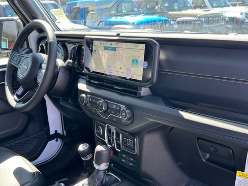 New 2026 Jeep Gladiator Sport image 13