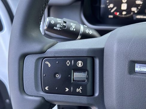 Certified 2025 Land Rover Defender 110 X-Dynamic SE AWD/4WD image 30