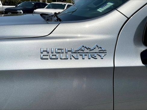 Used 2023 Chevrolet Suburban High Country RWD image 39