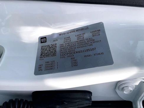 Certified 2025 Chevrolet Colorado LT image 29