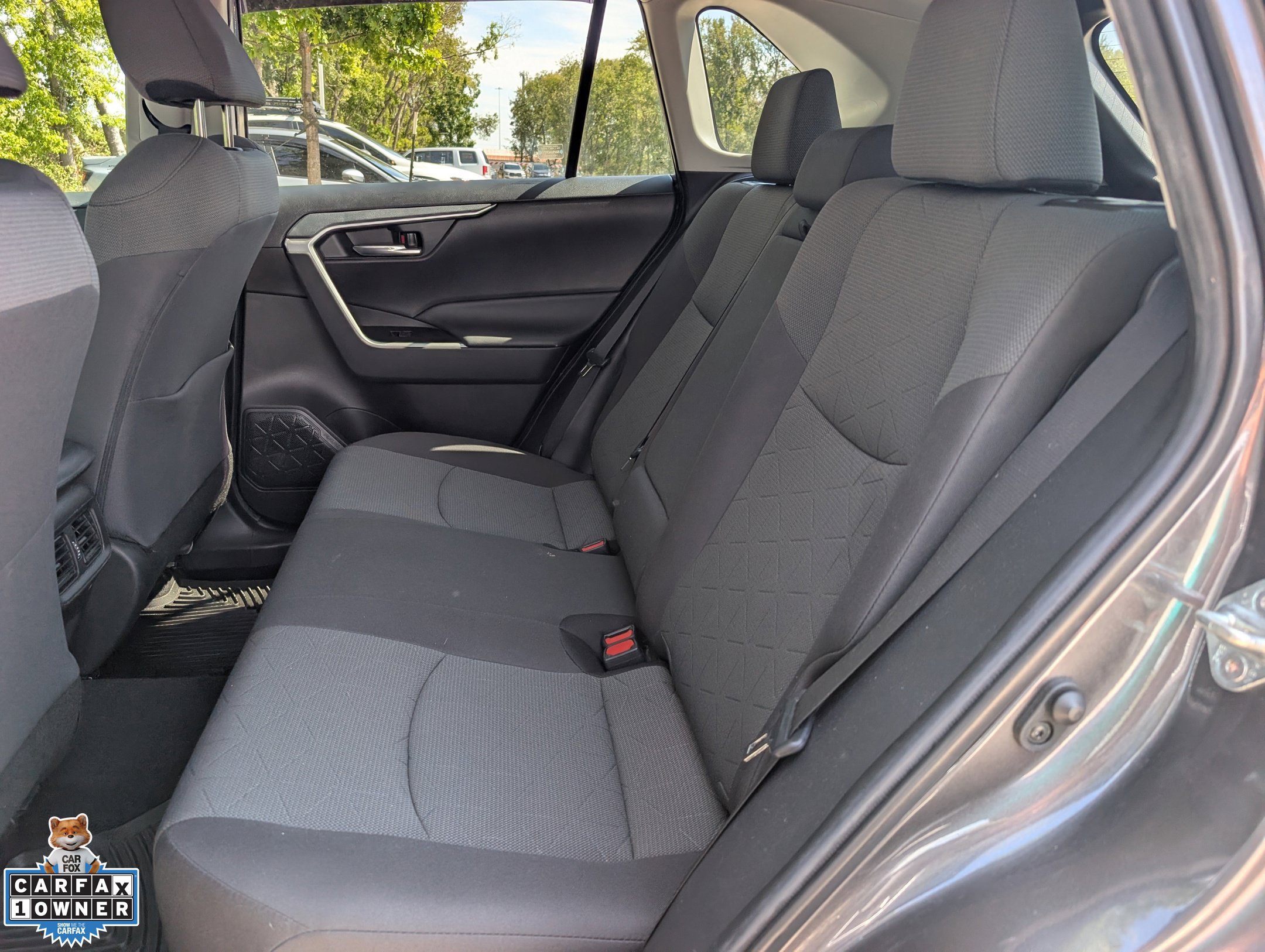 Used 2022 Toyota RAV4 XLE AWD/4WD image 33