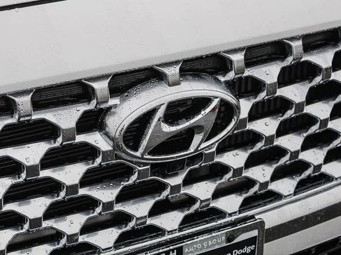 Used 2023 Hyundai Santa Fe Limited image 5