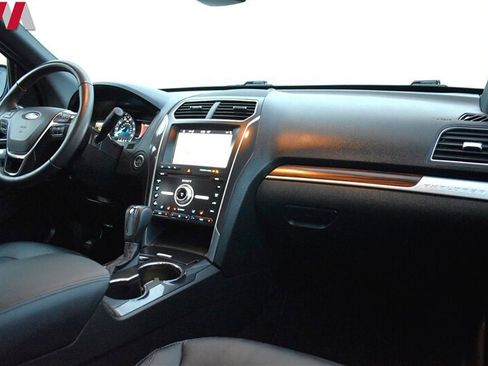 Used 2019 Ford Explorer Limited w/ Ford Safe & Smart Package AWD/4WD image 11
