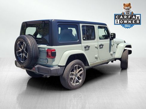Used 2024 Jeep Wrangler Unlimited w/ Convenience Group AWD/4WD image 4
