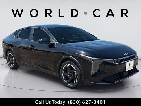 Used 2025 Kia K4 EX image 16