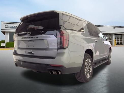 Used 2025 Chevrolet Suburban Z71 AWD/4WD image 8