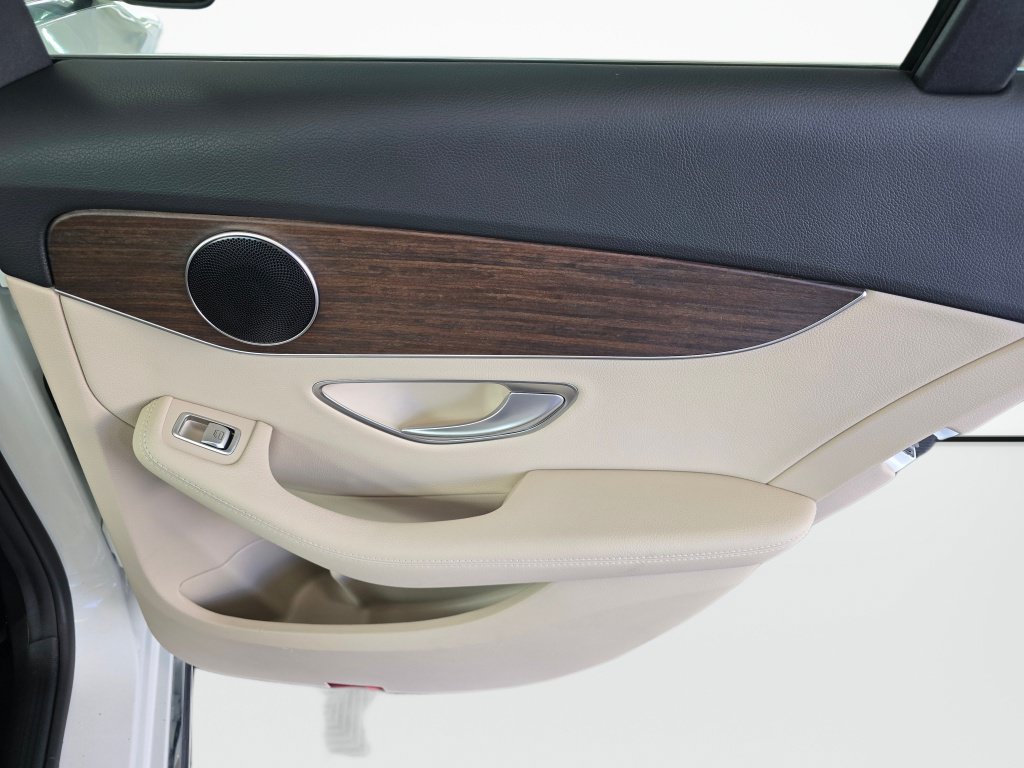 Used 2020 Mercedes-Benz C 300 4MATIC Sedan image 39
