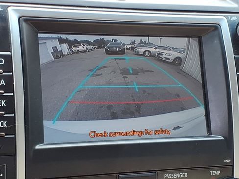 Used 2013 Toyota Camry XLE FWD image 10
