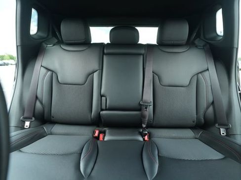 New 2026 Jeep Compass Trailhawk w/ Sun, Sound & Navigation Group AWD/4WD image 40