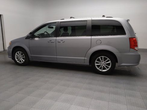 Used 2020 Dodge Grand Caravan SXT image 3