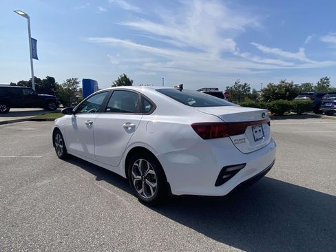 Used 2021 Kia Forte LXS FWD image 4