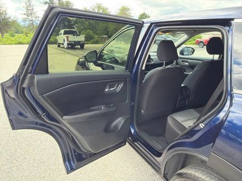 Used 2025 Nissan Rogue SV AWD/4WD image 17