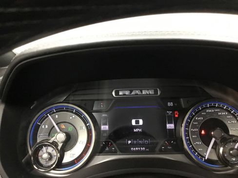 Used 2020 RAM 2500 Limited AWD/4WD image 34