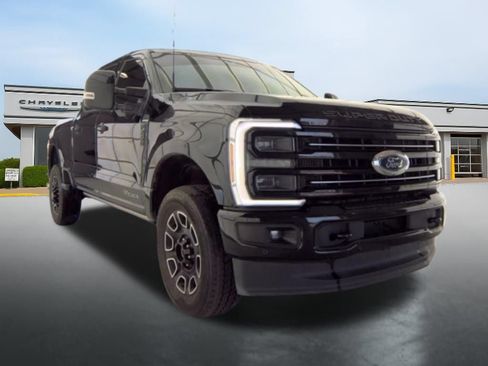 Used 2025 Ford F250 Platinum AWD/4WD image 3