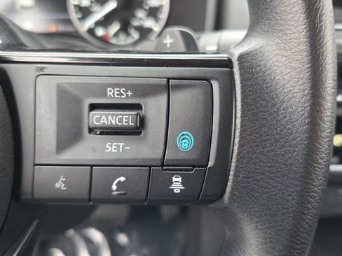 Used 2023 Nissan Rogue SV image 14