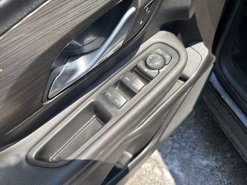 Used 2023 GMC Terrain SLE FWD image 13