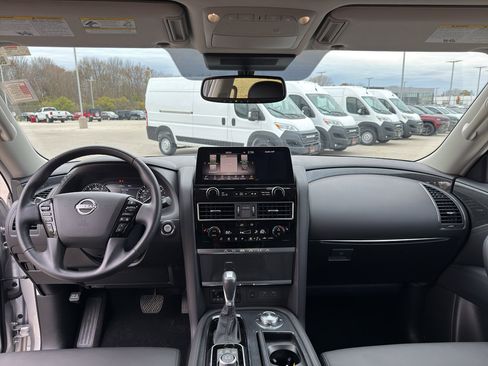 Used 2024 Nissan Armada SV image 28