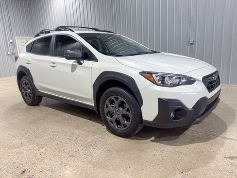 Used 2022 Subaru Crosstrek 2.5i Sport w/ Moonroof Package image 4