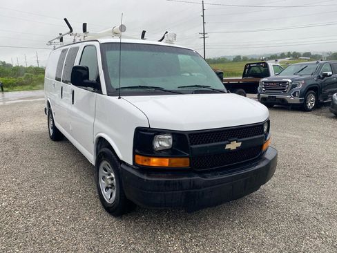 Used 2011 Chevrolet Express 1500 RWD image 4