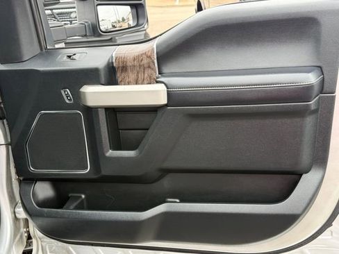 Used 2017 Ford F250 Lariat w/ Lariat Value Package AWD/4WD image 31