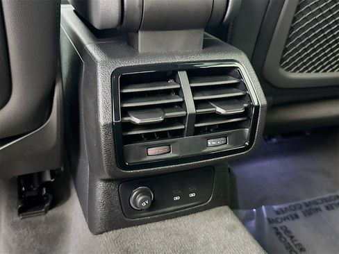 New 2025 Audi Q3 2.0T Premium image 25