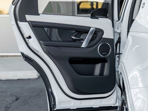 Used 2024 Land Rover Discovery Sport S image 20