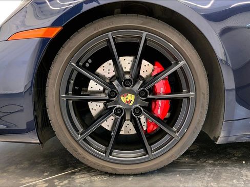 Used 2022 Porsche 911 Cabriolet image 9