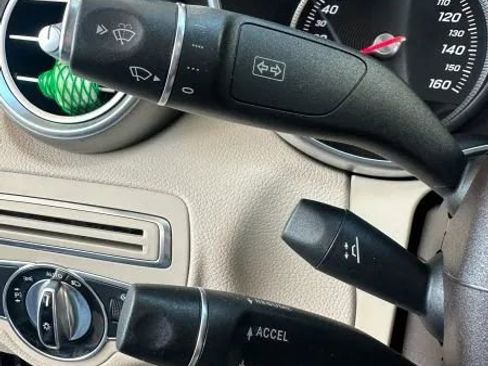 Used 2015 Mercedes-Benz C 300 4MATIC Sedan image 48